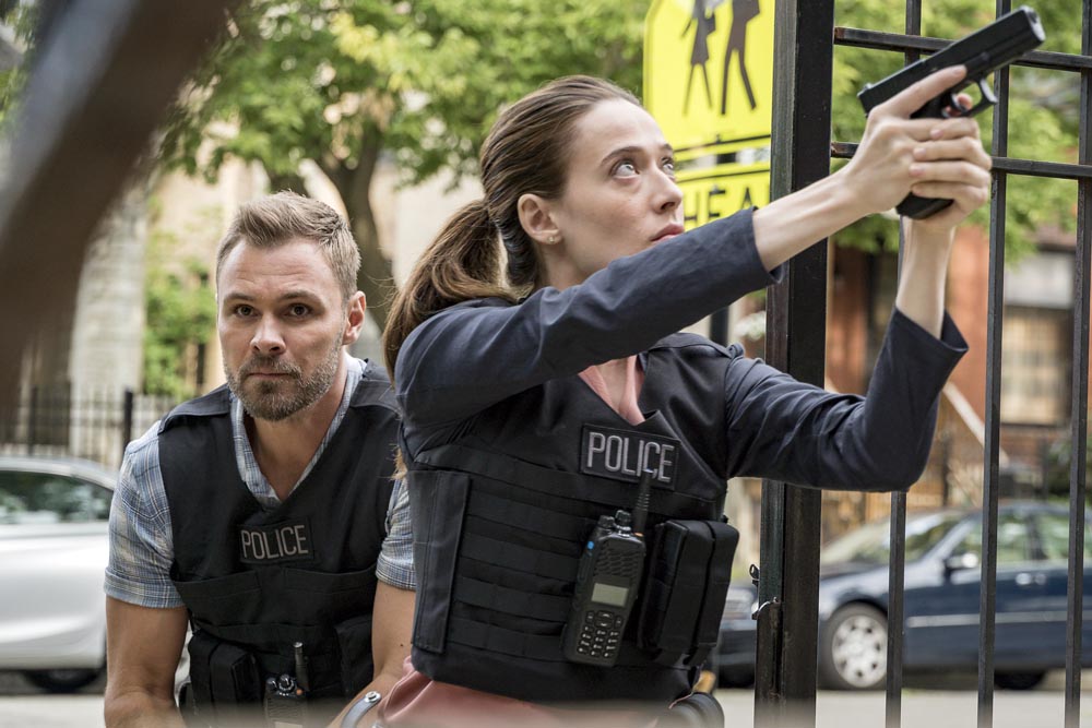 Foto: Patrick Flueger & Marina Squerciati, Chicago P.D. - Copyright: 2018 Universal Pictures; Matt Dinerstein/NBC