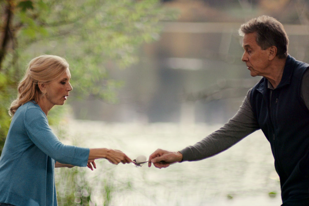 Foto: Teryl Rothery & Tim Matheson, Virgin River - Copyright: 2020 Netflix, Inc.