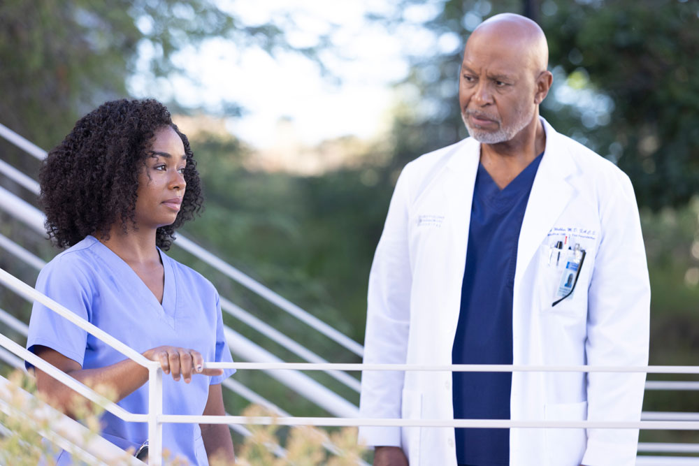 Alexis Floyd & James Pickens Jr., Grey's Anatomy - Copyright: 2023 Disney und seine verbundenen Unternehmen; 2022 American Broadcasting Companies, Inc. All rights reserved.; ABC/Liliane Lathan Foto: Alexis Floyd & James Pickens Jr., Grey's Anatomy - Copyright: 2023 Disney und seine verbundenen Unternehmen; 2022 American Broadcasting Companies, Inc. All rights reserved.; ABC/Liliane Lathan