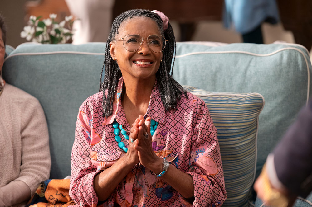 Foto: Margaret Avery, Undercover im Seniorenheim - Copyright: 2024 Netflix, Inc.; Colleen E. Hayes/Netflix