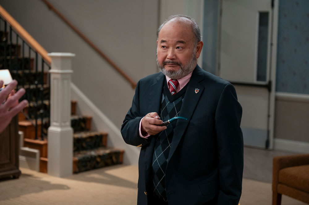 Foto: Clyde Kusatsu, Undercover im Seniorenheim - Copyright: 2024 Netflix, Inc.; Colleen E. Hayes/Netflix