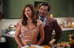 Foto: Constance Marie & Benito Martinez, With Love - Copyright: 2022 Amazon Content Services LLC; Colleen E. Hayes/Prime Video