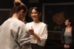 Foto: Amanda Peet & Olivia Munn, Your Friends & Neighbors - Copyright: Apple TV+