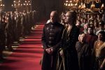 Foto: Charles Dance & Lena Headey, Game of Thrones - Copyright: 2013 Home Box Office, Inc. All rights reserved. HBO® and all related programs are the property of Home Box Office, Inc.; Sky