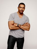 Foto: Laz Alonso, Mysteries of Laura - Copyright: Warner Bros. Entertainment Inc.