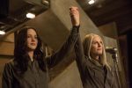 Foto: Jennifer Lawrence & Julianne Moore, Die Tribute von Panem - Mockingjay Teil 1 - Copyright: 2014 STUDIOCANAL GmbH