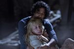 Foto: Daryl Hannah, Naveen Andrews, Sense8 - Copyright: Murray&#8197;Close/Netflix ® All Rights Reserved.