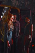 Foto: Katherine McNamara, Alberto Rosende & Shailene Garnett, Shadowhunters - Copyright: John Medland/Netflix