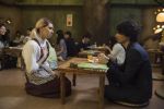 Foto: Zosia Mamet & Hiro Mizushima, Girls - Copyright: 2017 Warner Bros. Entertainment Inc. All rights reserved