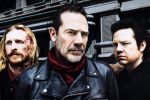 Foto: Austin Amelio, Jeffrey Dean Morgan & Josh McDermitt, The Walking Dead - Copyright: Alan Clarke/AMC