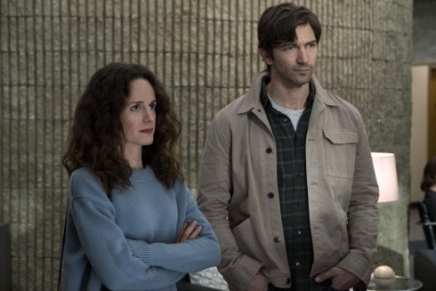 Foto: Elizabeth Reaser & Michiel Huisman, Spuk in Hill House (© Steve Dietl/Netflix)