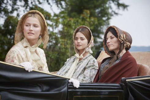 Foto: Lily Travers, Jenna Coleman & Kate Fleetwood, Victoria (© Edel:Motion)