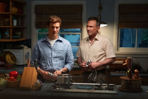 Foto: Patrick Gibson & Christian Slater, Dexter: Original Sin (© 2024 Showtime Networks Inc. All Rights Reserved.; Patrick Wymore/Paramount+ with Showtime)