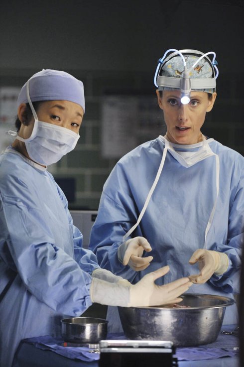 Foto: Sandra Oh & Kim Raver, Grey's Anatomy (© 2011 ABC Studios)