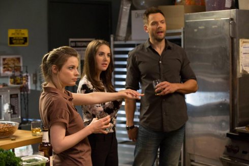 Foto: Gillian Jacobs, Alison Brie & Joel McHale, Community (© Yahoo/Sony Pictures Television)