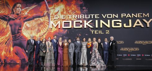 Die Stars bei der "Die Tribute von Panem: Mockingjay Teil 2"-Weltpremiere am 04.11.2015 in Berlin (© 2015 STUDIOCANAL GmbH/Franziska Krug) Foto: Die Stars bei der "Die Tribute von Panem: Mockingjay Teil 2"-Weltpremiere am 04.11.2015 in Berlin (© 2015 STUDIOCANAL GmbH/Franziska Krug)