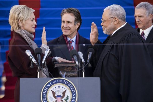 Foto: Sharon Stone, John Shea & James Earl Jones, Agent X (© TM & © Turner Entertainment Networks, Inc. A Time Warner Company. All Rights Reserved.)