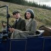 Foto: Offizielles Bild zur "Outlander"-Prequel-Serie "Blood Of My Blood", die jeweils die Geschichte von Jamies und Claires Eltern erzählt. (© 2025 Sony Pictures Entertainment. All Rights Reserved.; 2024 Starz Entertainment, LLC; Sanne Gault/Starz/Sony Pictures Television)